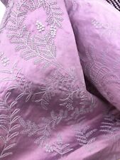 Tissu soie brodée d'occasion  Chatou