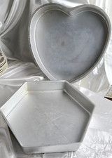 LOTE DE 2 BOLOS VINTAGE EM FORMA DE WILTON (CORAÇÃO, HEXÁGONO) comprar usado  Enviando para Brazil
