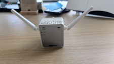 Netgear n300 ex2700 for sale  STOCKPORT
