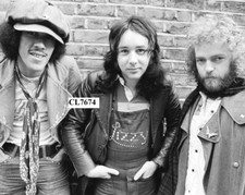 Foto de grupo Thin Lizzy: Phil Lynott, Brian Downey e Eric Bell comprar usado  Enviando para Brazil