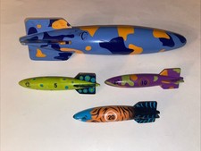 Lote de 4 SwimWays Original Toypedo Bandidos Brinquedos de Mergulho na Piscina Míssil Torpedo comprar usado Lote de 4 SwimWays Original Toypedo Bandidos Brinquedos de Mergulho na Piscina Míssil Torpedo comprar usado  Enviando para Brazil