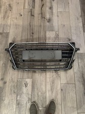 Griglia anteriore originale usato Griglia anteriore originale usato  Arezzo