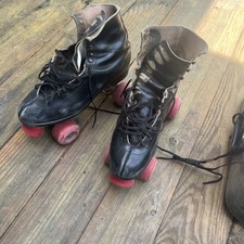Usado, Patins de patins de couro preto (sem marca) tamanho 8 rodas vermelhas vintage comprar usado  Enviando para Brazil