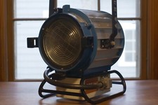 Arri 575 fresnel for sale  Livingston Manor