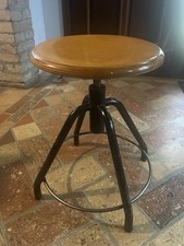 Sgabello girevole usato  Torre di Mosto