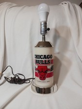 Abajur de mesa vintage 1988 Chicago Bulls equipe de basquete NBA 3 vias funciona comprar usado Abajur de mesa vintage 1988 Chicago Bulls equipe de basquete NBA 3 vias funciona comprar usado  Enviando para Brazil