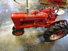 Ertl cormick farmall d'occasion  Expédié en Belgium