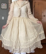 Beautiful cream organdy d'occasion  Expédié en Belgium