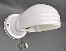 Usado, Era Art Deco 1920-30, arandela sobre pia e abajur de vidro opala, restaurado comprar usado Usado, Era Art Deco 1920-30, arandela sobre pia e abajur de vidro opala, restaurado comprar usado  Enviando para Brazil