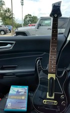 Guitar Hero Live (Nintendo Wii U, 2015) com guitarra, dongle e jogo + alça LIMPA! comprar usado  Enviando para Brazil