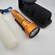 Torcia tattica olight usato  Spedire a Italy