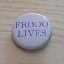 Frodo lives spilla usato  Villa Sant Angelo