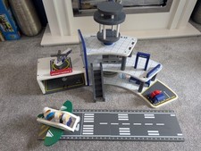Aldi little town for sale  HORSHAM
