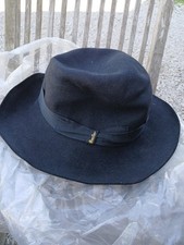 Chapeau bleu noir d'occasion  Senozan