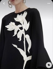 Blusa camiseta bordada Oscar de la Renta algodão jersey US$ 950 GG 12 14 comprar usado Blusa camiseta bordada Oscar de la Renta algodão jersey US$ 950 GG 12 14 comprar usado  Enviando para Brazil