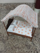 Cama vitoriana vintage feita à mão em miniatura para casa. Absolutamente lindo tudo... comprar usado  Enviando para Brazil