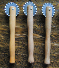 Teigrädchen holz edelstahl gebraucht kaufen  Weilerswist