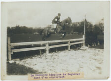 Concurso De Bagnolet. Salto de Un Concurrent. Équitation. Deporte comprar usado  Enviando para Brazil