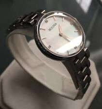 Usado, Relógio feminino Bulova designer diamante 96S159 mostrador madrepérola genuíno comprar usado  Enviando para Brazil