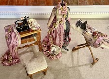 Usado, Boneco de costureira BJC antigo com vestido real em andamento casa de bonecas miniatura 1:12 comprar usado  Enviando para Brazil