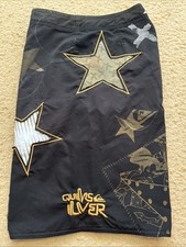 SHORTS VINTAGE QUIKSILVER STARS CAVEIRAS E GUEIXAS 33” PRANCHA DE SURF KELLY SLATER LIKE comprar usado  Enviando para Brazil