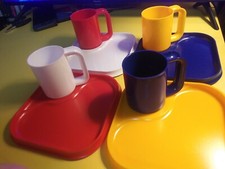 Conjunto de caneca e prato vintage Am Pro Line plástico anos 80 vermelho azul branco amarelo comprar usado  Enviando para Brazil