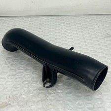 Engine air intake d'occasion  Expédié en Belgium