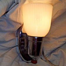 Luminária de parede antiga cromada para banheiro Art Deco globo de vidro opala 1930 comprar usado  Enviando para Brazil