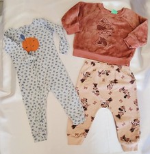 Lot cute outfits for sale  Rock Springs