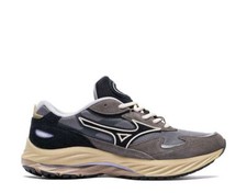 Scarpe sneakers mizuno usato  Maglie