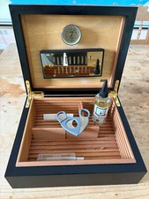 Humidor adorini medium gebraucht kaufen  Taufkirchen