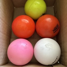 Usado, Conjunto de 5 bolas de hóquei esportivas multi-turf campo multicoloridas usadas comprar usado  Enviando para Brazil