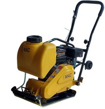 Piastra vibrante 65kg usato  Casapesenna