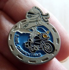 Beau pin gendarmerie d'occasion  Charbonnières-les-Varennes