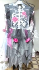 Robe noir fleurs d'occasion  Pouilly-sous-Charlieu