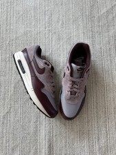 Size 9.5 nike for sale  Belmont
