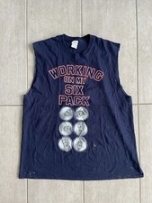 Usado, Camiseta regata masculina Working On My Six Pack sem mangas cerveja azul marinho tamanho 2XL comprar usado  Enviando para Brazil