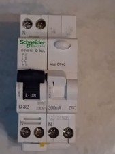 Disjoncteur schneider electric d'occasion  Poisy