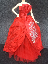 Barbie bambola holiday usato  Chioggia