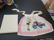 Avental Tinkerbell Disneyland rosa branco com caixa comprar usado Avental Tinkerbell Disneyland rosa branco com caixa comprar usado  Enviando para Brazil