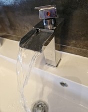 Wasserfall badezimmerarmatur w gebraucht kaufen  Schellerten