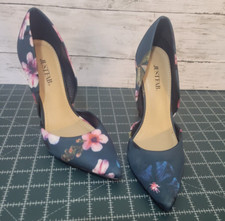 Adorable floral blue for sale  Amelia