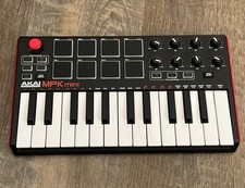 Teclado eletrônico Akai Professional AKAI Professional MPK mini 8 canais, usado comprar usado  Enviando para Brazil