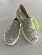 Novo com etiquetas Crocs Feminino Citilane Roka, Tênis Slip On Perfurado Branco Pérola/Lt Cinza comprar usado  Enviando para Brazil