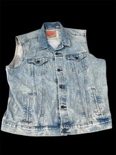 Levi trucker vest d'occasion  Expédié en Belgium