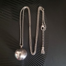 élégant collier sautoir d'occasion  Saint-Cloud