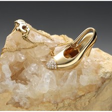 Scarpa con brillanti usato  Sustinente