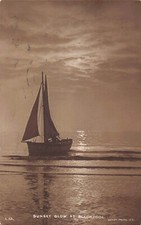 Cartão postal vintage Inglaterra 1915 Sunset Glow at Blackpool Sailing Boat comprar usado  Enviando para Brazil
