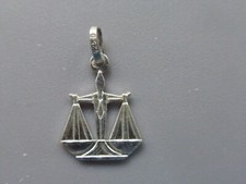 Pendentif signe balance d'occasion  Annecy