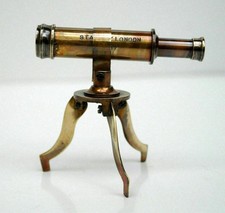 Mini telescópio vitoriano antigo colecionável de latão em tripé suporte de mesa comprar usado  Enviando para Brazil